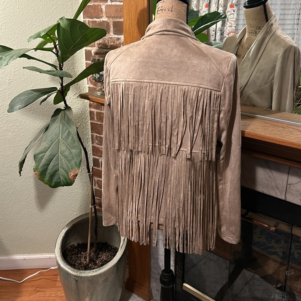Suede jacket with fringe - Picture 2 of 3